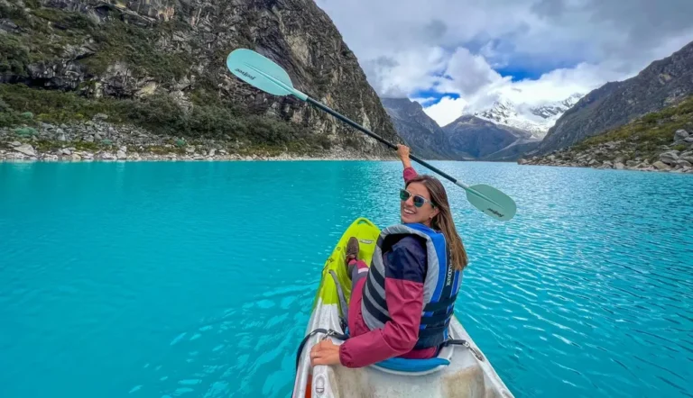 Vista desde el Kayak en la Laguna Paron